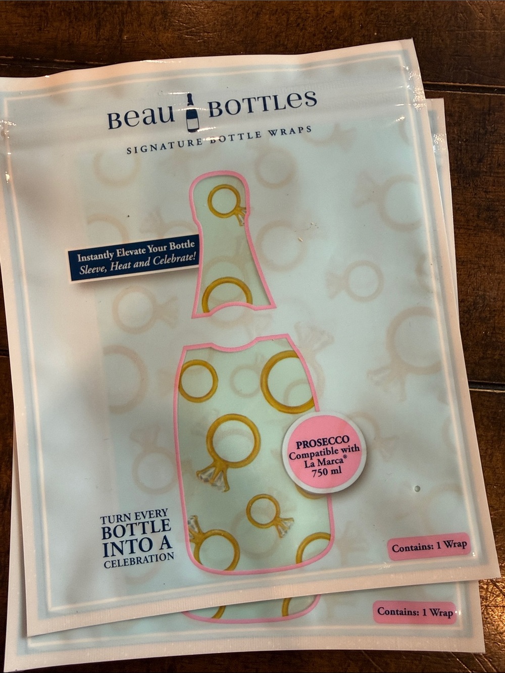 Prosecco Bottle Wrap in White with Gold Ring Pattern